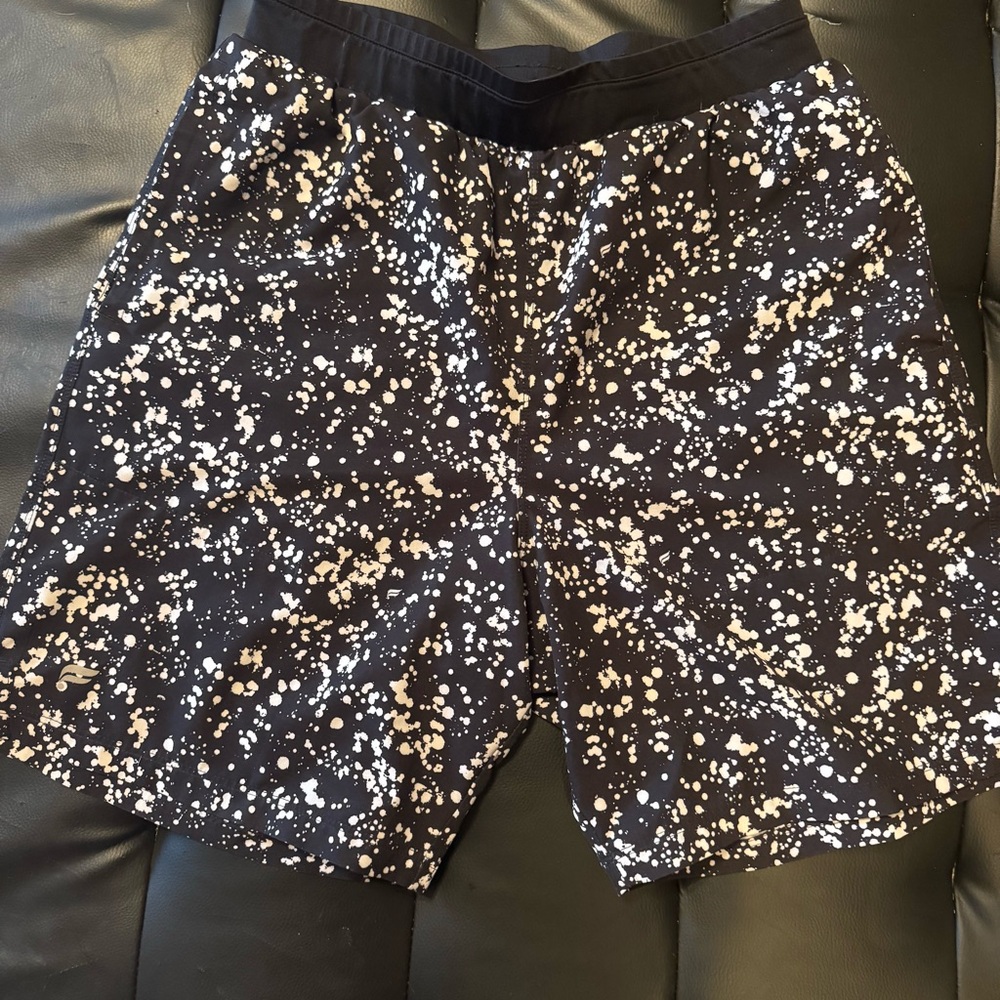 Fabletics Men's Shorts 7 Inch